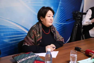 КР Агартуу министри Догдуркүл Кендирбаева Талас шаарында иш сапары менен болду