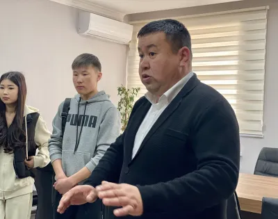 Студенттер мэриянын ишмердүүлүгү менен таанышты