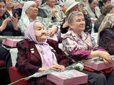 Талас шаарындагы энелерге сыйлыктар тапшырылды