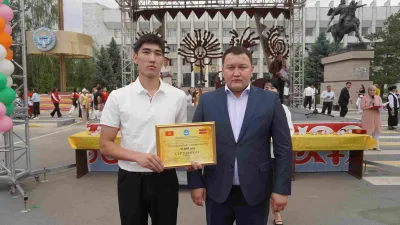 Талас шаарында Балдарды коргоонун эл аралык күнү өзгөчө шаң менен белгиленди