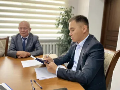 КАЛАА БАШЧЫ ШААР ИЧИНДЕГИ МЕКЕМЕ, ИШКАНАЛАРДЫН ЖЕТЕКЧИЛЕРИ МЕНЕН ЖЫЙЫН ӨТКӨРДҮ
