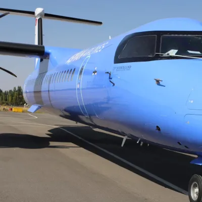 ИЧКИ КАТТАМДАР ҮЧҮН АЛЫНГАН ЖАҢЫ DASH 8 Q-400 УЧАГЫ ТАЛАС АЭРОПОРТУНА КОНДУ