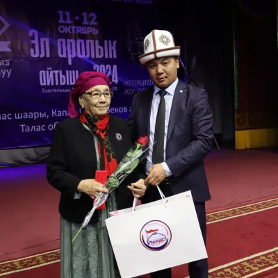ТАЛАС ШААРЫНЫНА ЭМГЕГИ СИҢГЕН ИНСАНДАР СЫЙЛАНДЫ