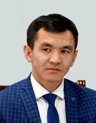 ТАЛАС ШААРЫНЫН МЭРИЯСЫНЫН АППАРАТ ЖЕТЕКЧИСИ БОЛУП ОКЕНОВ ЭРМЕК ТѲЛѲГѲНОВИЧ ДАЙЫНДАЛДЫ