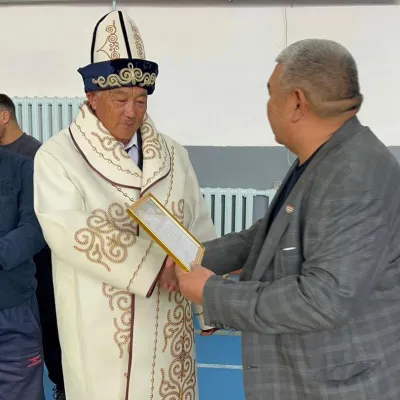 ЧЕМПИОНДОРДУ ТАРБИЯЛАГАН АГАЙ АРДАКТУУ ЭС АЛУУГА ЧЫКТЫ